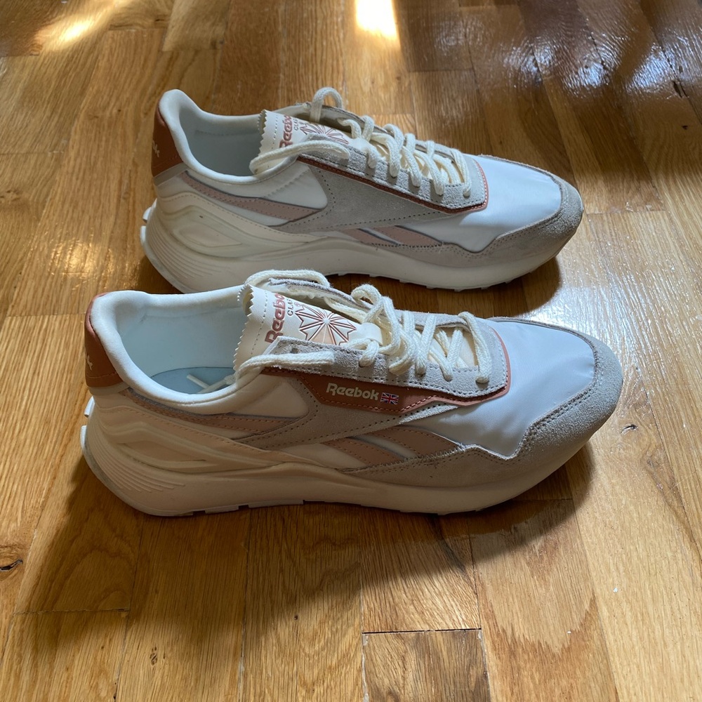 Women’s Reebok Classic Size 8.5 - Picture 2 of 6
